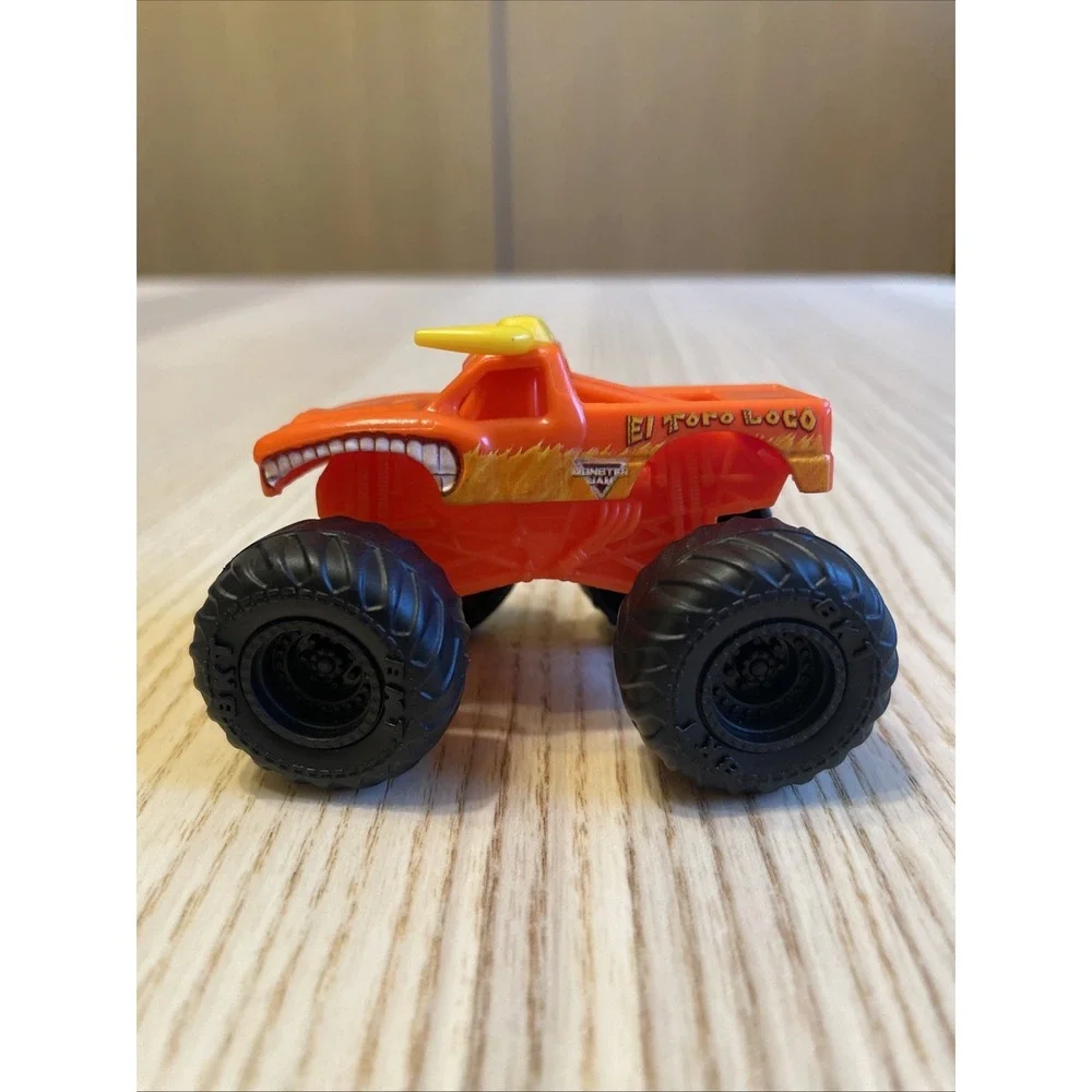 HOT WHEELS 2023 MONSTER  JAM EL TORO LOCO TRUCK  SMALL SCALE